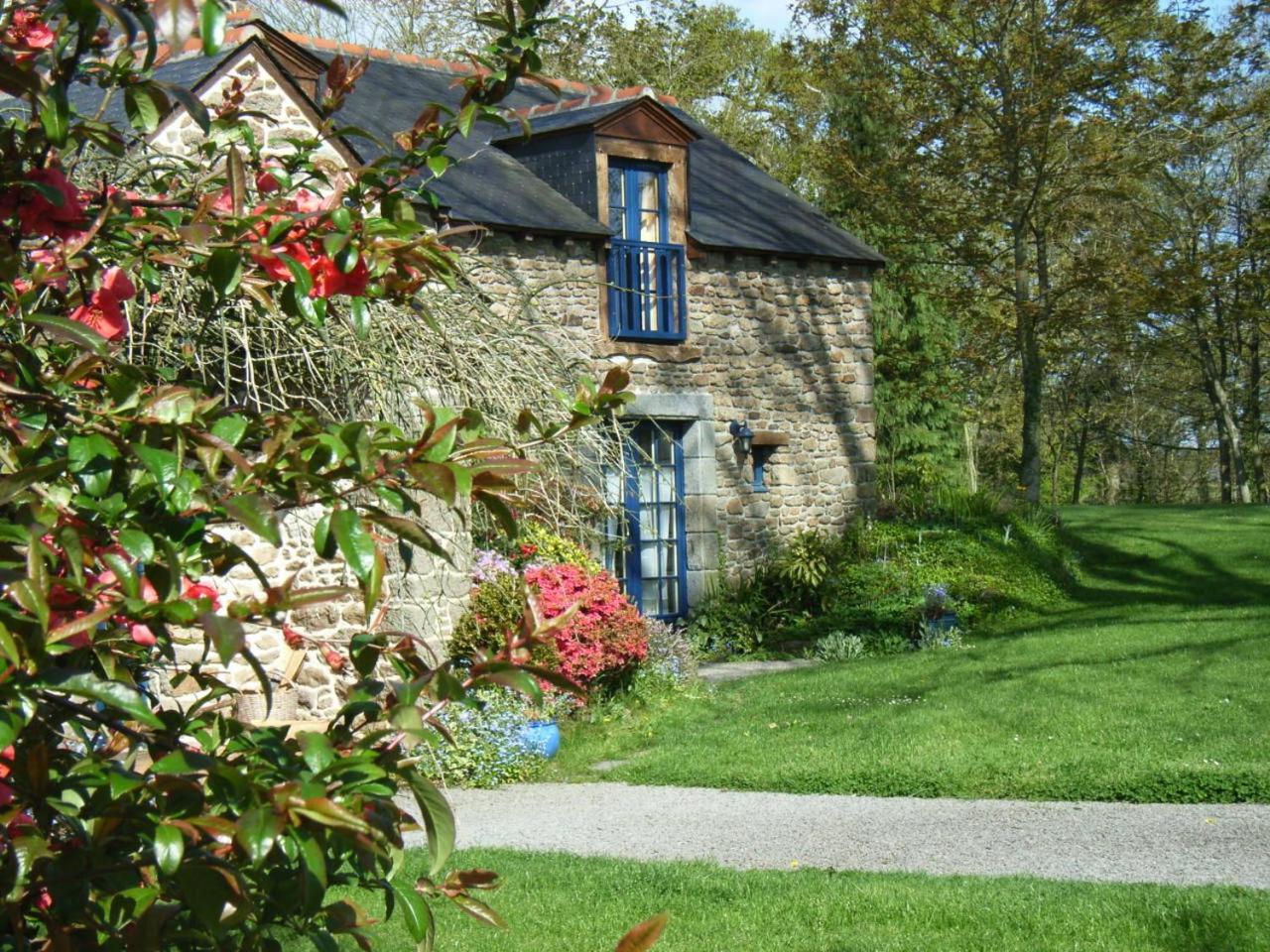 Au Pont Ricoul Bed & Breakfast Saint-Pierre-de-Plesguen Eksteriør bilde