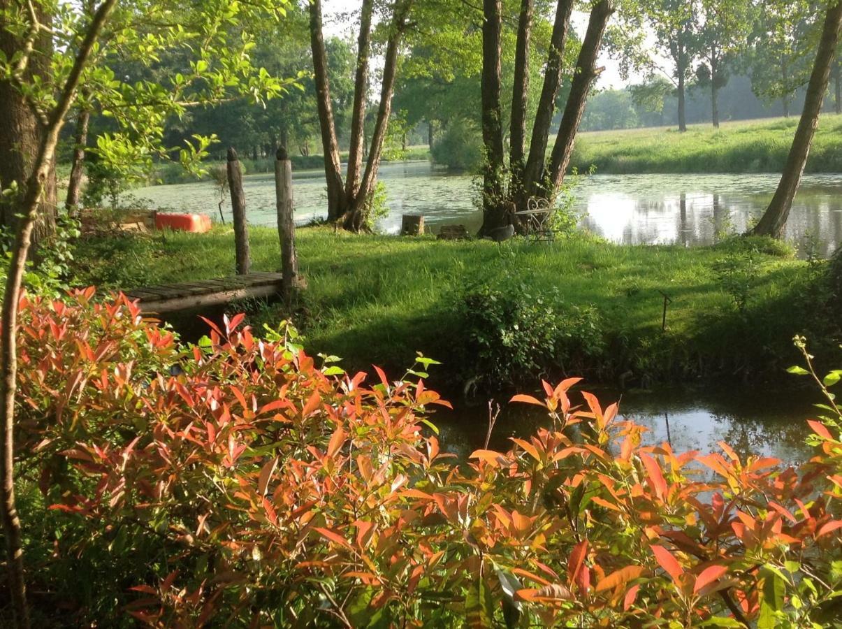 Au Pont Ricoul Bed & Breakfast Saint-Pierre-de-Plesguen Eksteriør bilde